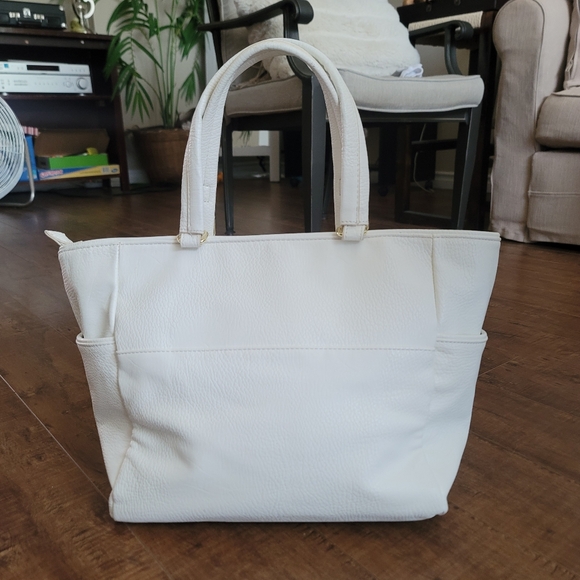 Olivia + Joy Leather Vintage Flap Front Tab Closure Bag in White - Picture 6 of 16